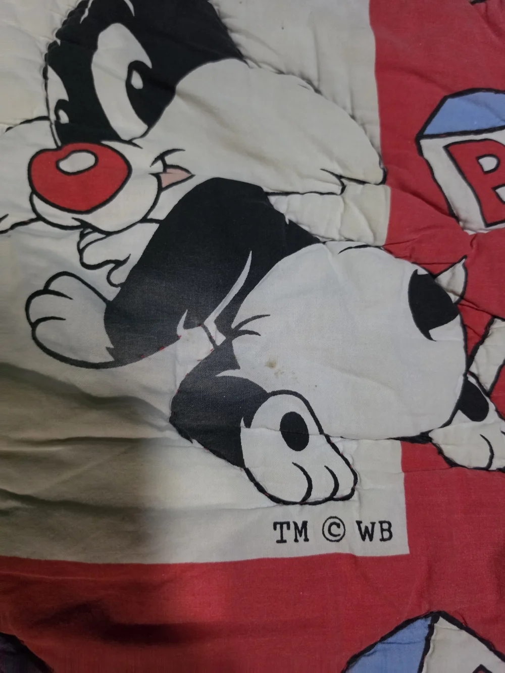 Vintage ABC Blanket. Red, White & Yellow Looney Tunes Kids Play Blanket